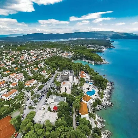 Three-bedroom Holiday In Porat