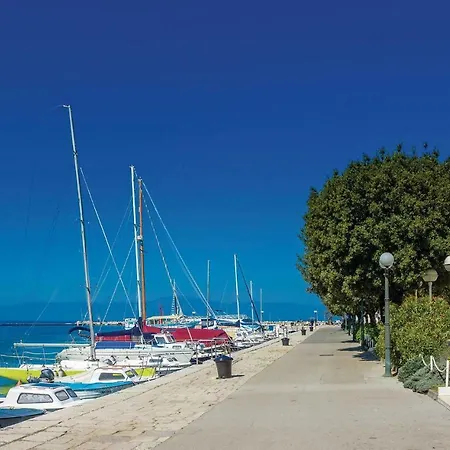 Three-bedroom Holiday In Porat Nyaraló