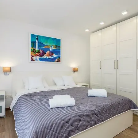 Nyaraló Three-bedroom Holiday In Porat Porat