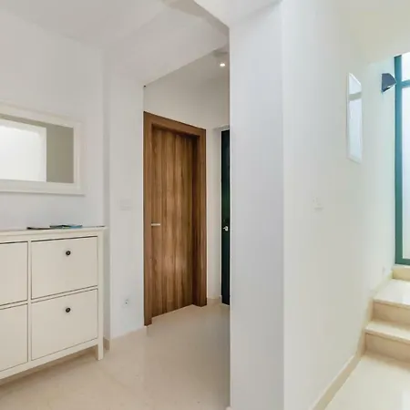 Nyaraló Three-bedroom Holiday In Porat