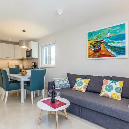 Holiday home Three-bedroom Holiday In Porat Porat (Krk)