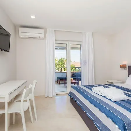 Three-bedroom Holiday In Porat Holiday home