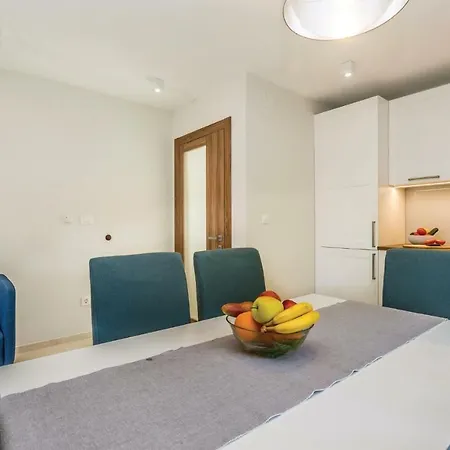 Three-bedroom Holiday In Porat Porat (Krk)